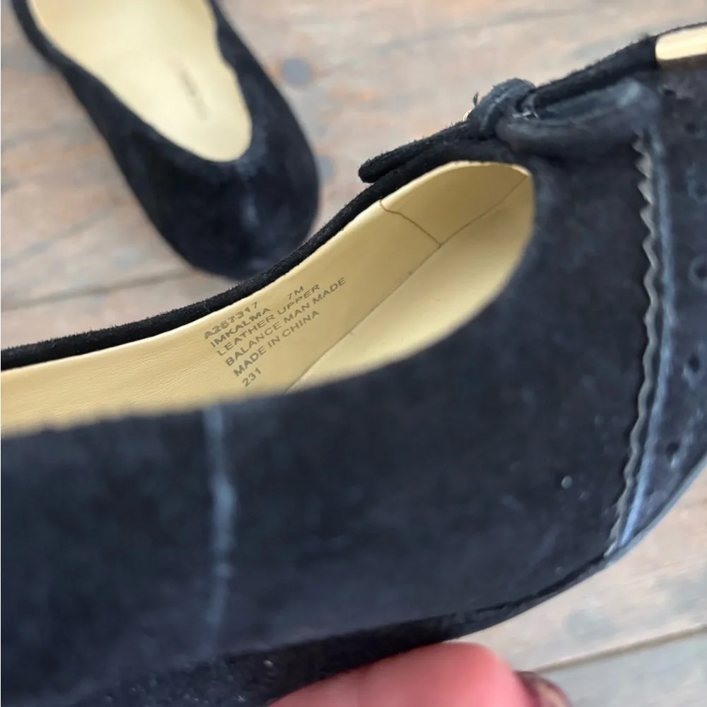 Isaac Mizrahi Elegant Black Suede Women's Wedge Shoes Size 7 - Picture 5 of 6